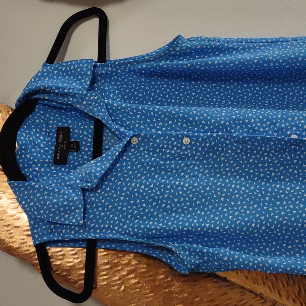 Banana Republic lightweight birds on blouse